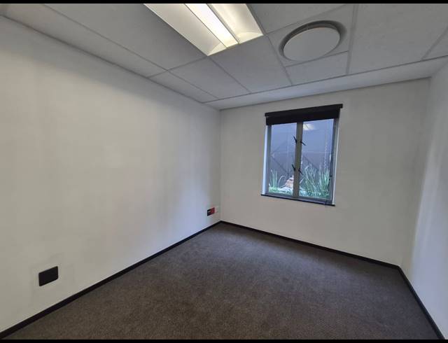 1,066M² OFFICE TO LET IN SANDTON CENTRAL